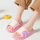 Chinelo Ortopédico Infantil Antiderrapante – Dino Crocks™